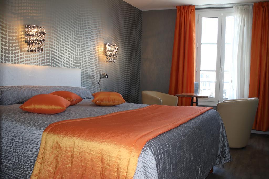 Hotel Les Colonnes Saint-Martin-de-Ré Zimmer foto